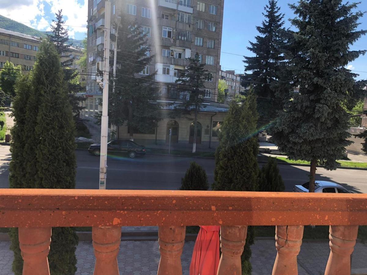 Valda Hotel On Tumanyan Vanadzor Exterior photo